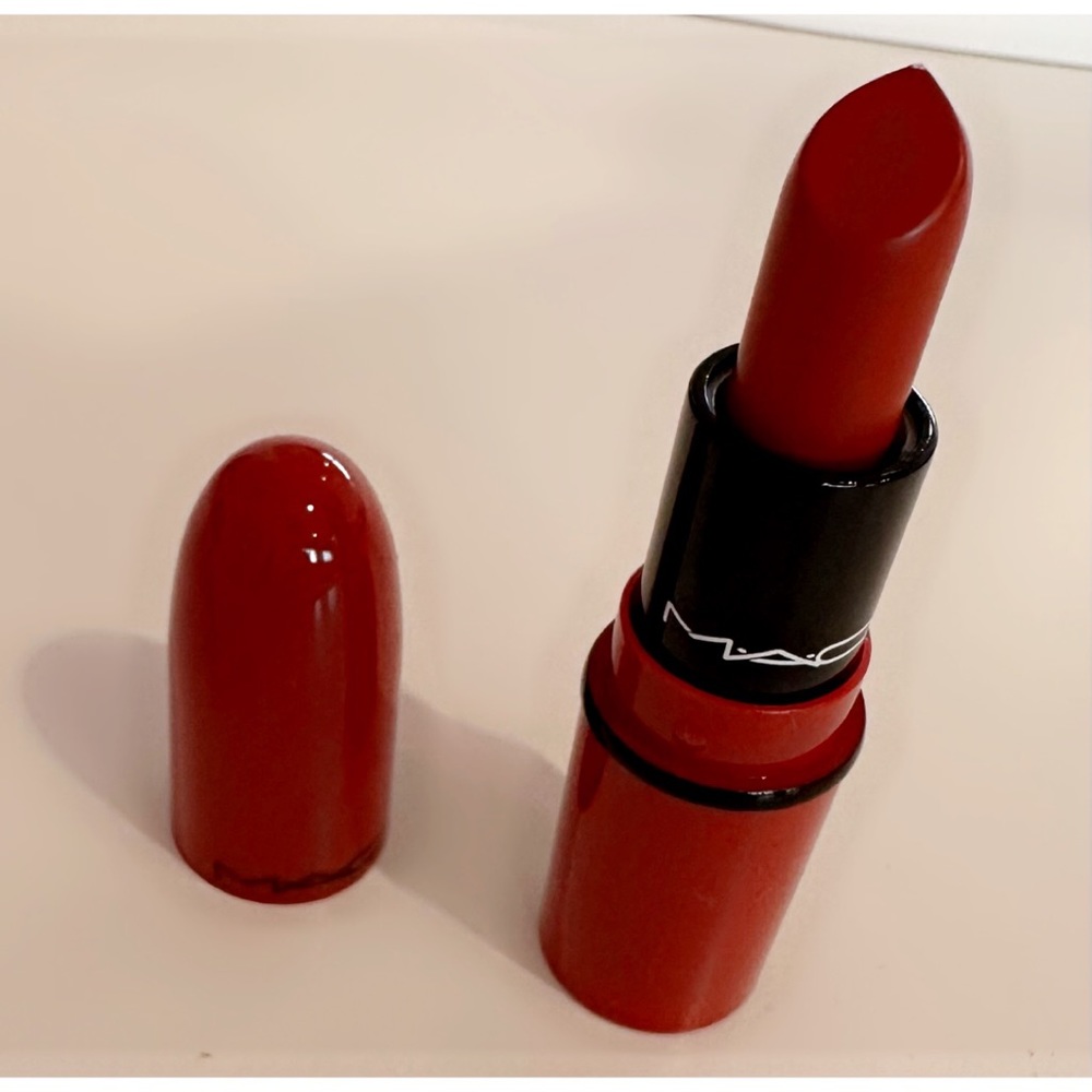 MAC Cosmetics Lipstick in Chili